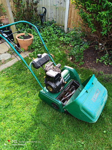 Qualcast petrol push - petrol,